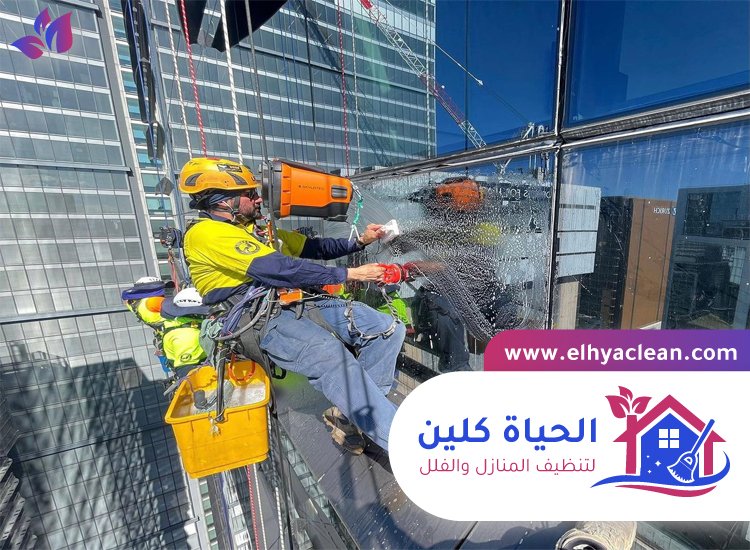 تنظيف الواجهات الزجاجية في دبي 2 تنظيف الواجهات الزجاجية في دبي